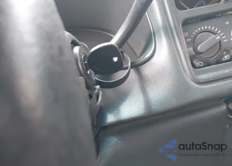 2002 Chevrolet Avalanche 1500 z USA, uszkodzony, nr VIN 3GNEK13T02G112170